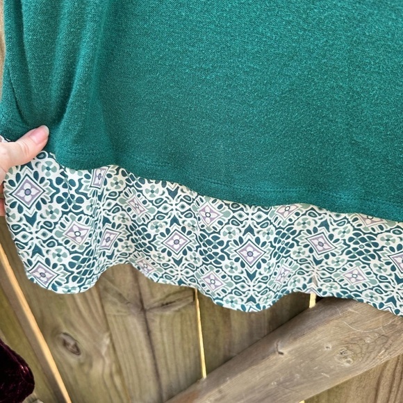 Catherine’s Green Mixed Media Faux Button Front Tunic Sweater Blouse - Picture 2 of 6